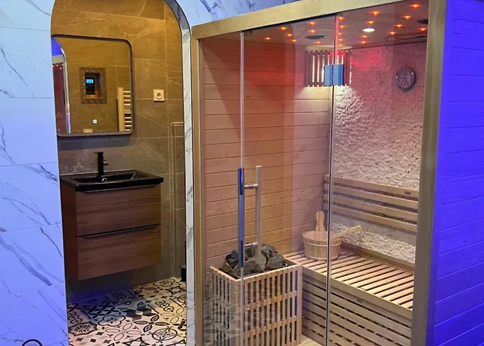La Nuit De Reve Spa Privatif Jaccuzi Sauna Suite 1